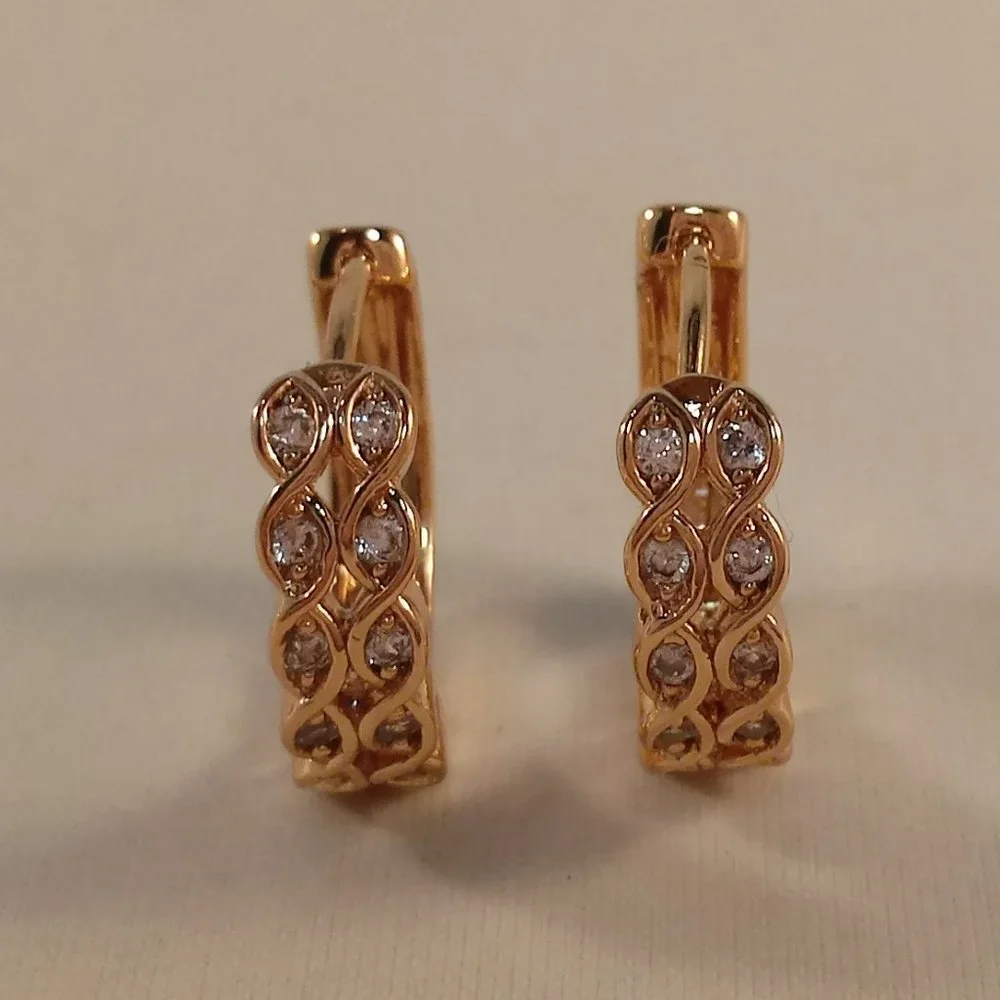 18K Yellow Gold Filled Swirl Infinity White Diamond Zircon Hoop Huggie Earrings